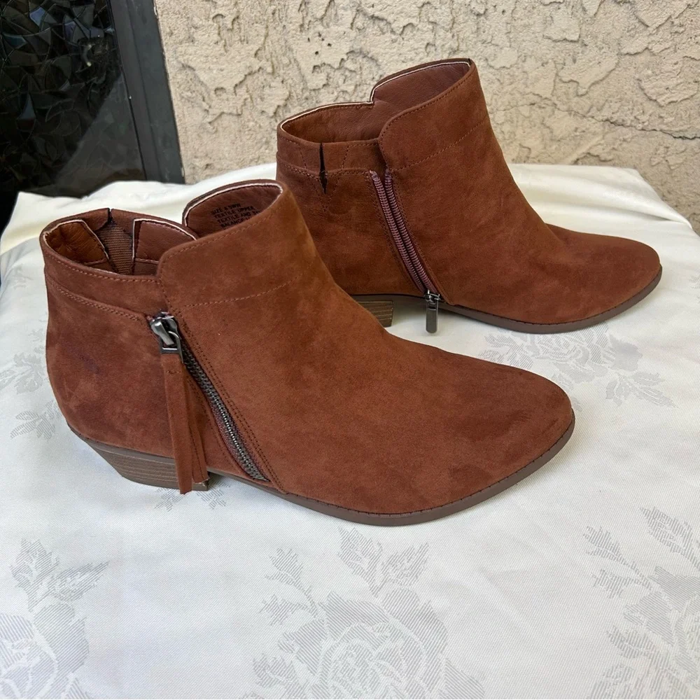 Torrid Cognac Faux Suede Ankle Booties Tassel Side Zip 8.5W